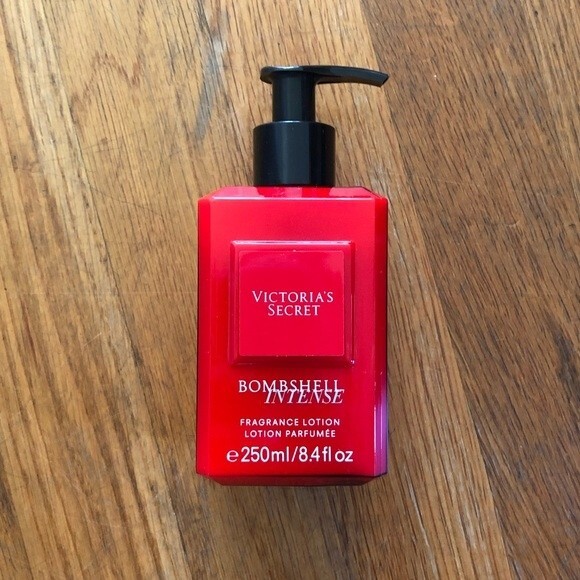 VICTORIA'S SECRET Lotion Scent Bombshell Intense - Picture 2 of 4